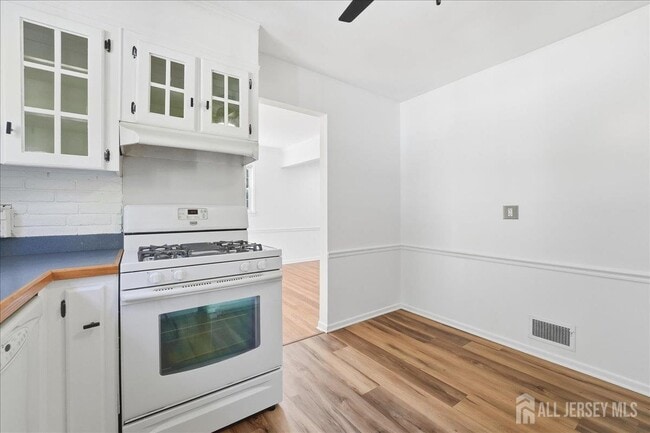 Building Photo - 35 Brooktree Rd