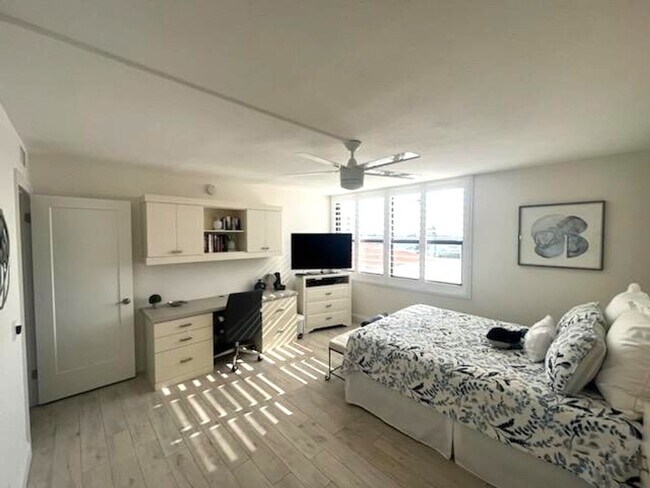 Building Photo - FURNISHED SIX MONTH RENTAL WATER VIEW BAHIA DEL MAR APRIL 29, 2026-OCT. 31, 2026