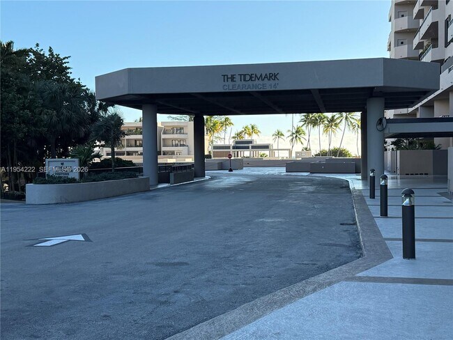 Building Photo - 201 Crandon Blvd