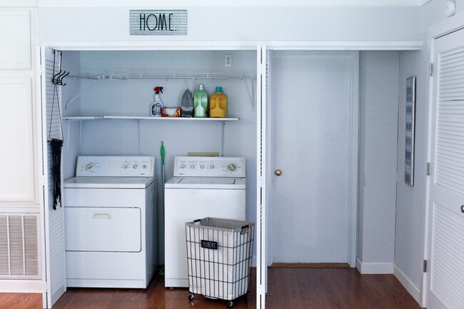 Building Photo - 425 Moon Meadow Ln