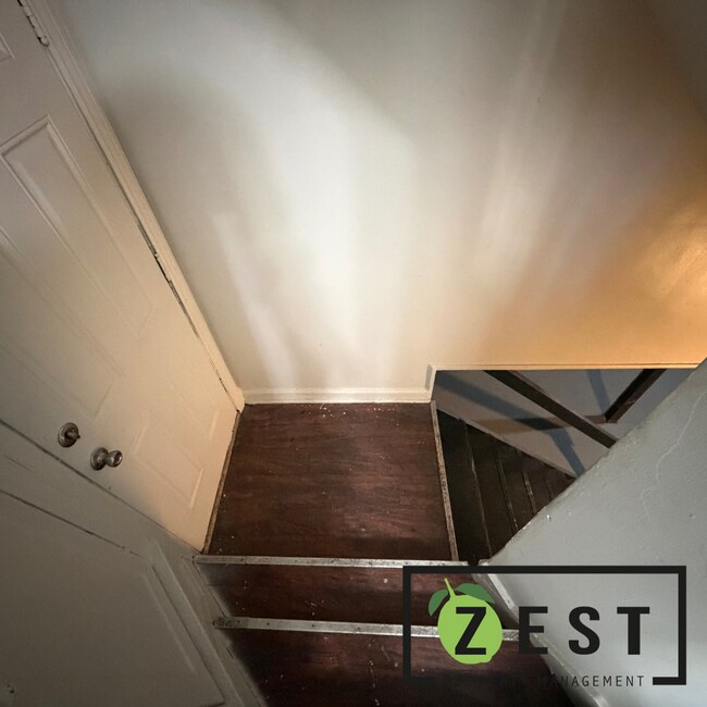 Building Photo - OPEN HOUSE 5/13! 3-3:30 PM!!! Beautiful 3 bedroom 1 Bath