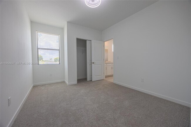 Building Photo - 7040 Channing Ave