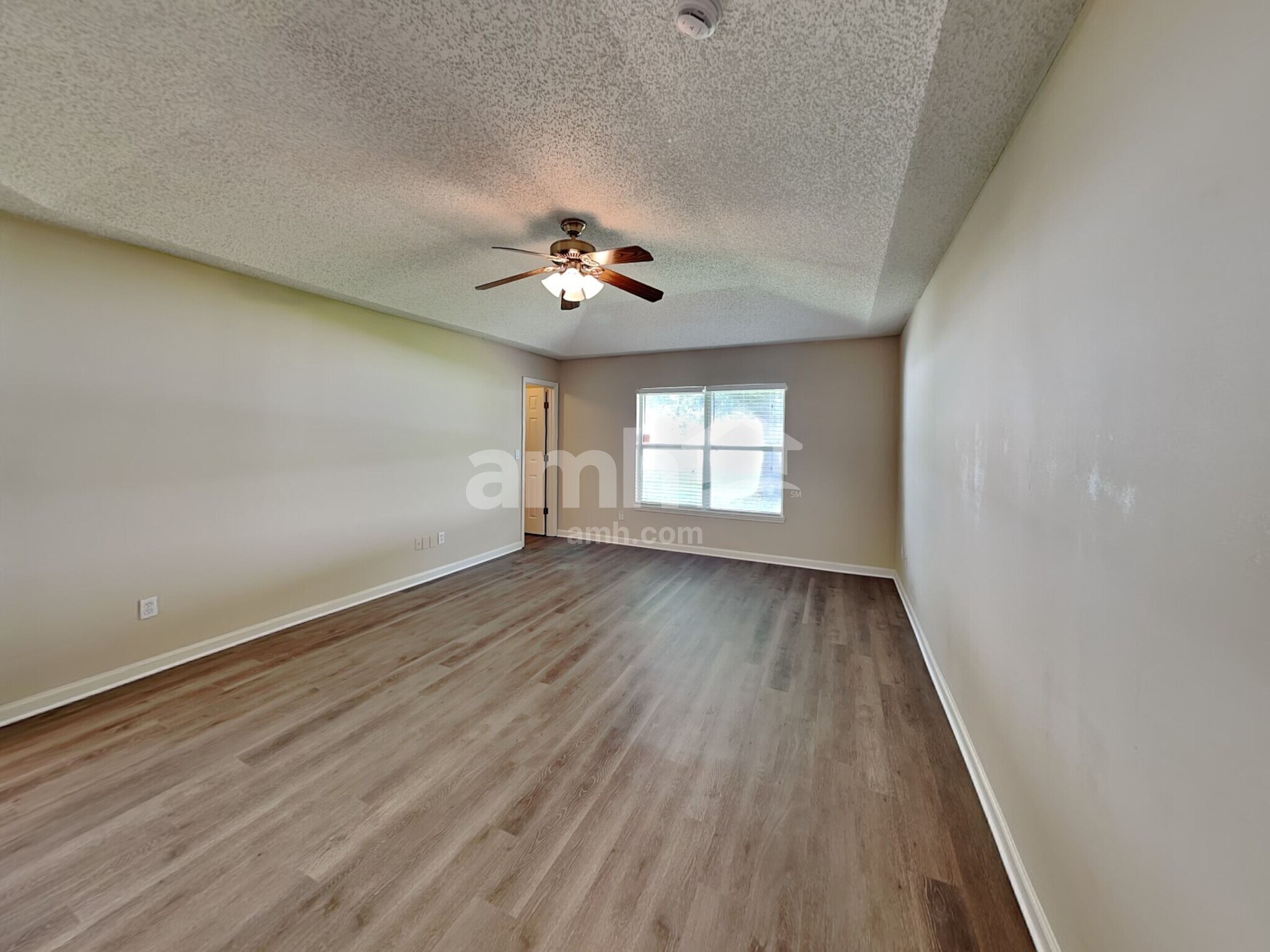 Building Photo - 9213 Prosperity Lake Dr
