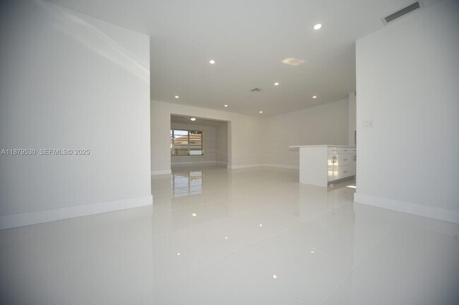 Building Photo - 18601 SW 97th Ct