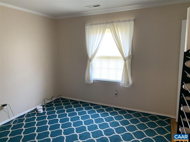 Building Photo - 140 Hessian Hills Cir
