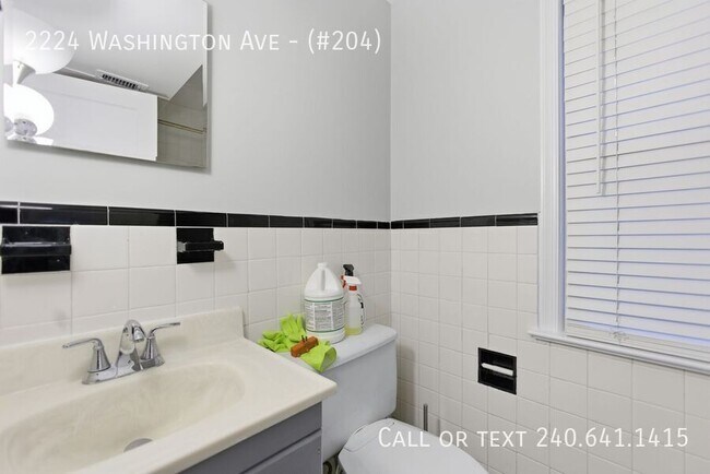 Building Photo - 2224 Washington Ave