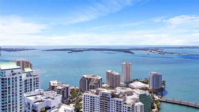 Building Photo - 485 Brickell Ave