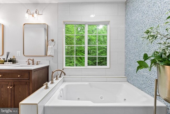 Building Photo - 7362 Clifton Rd