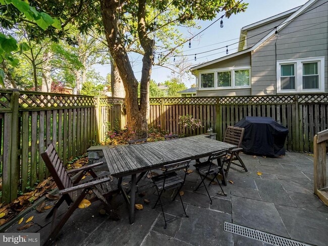 Building Photo - 5534 Nevada Ave NW