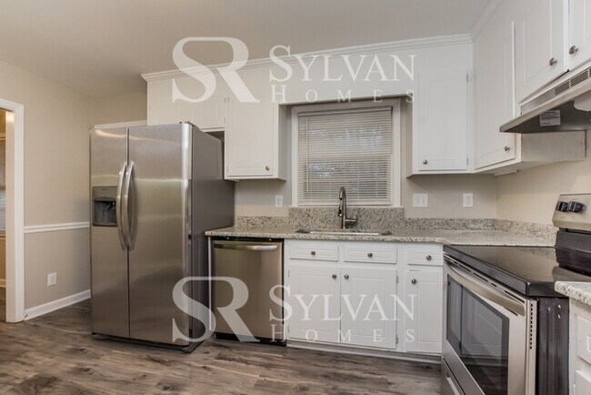 Building Photo - Carve Out a Great Life Here!