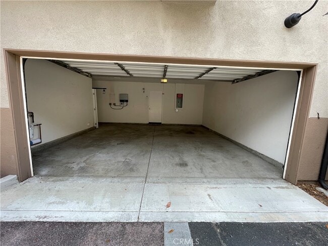 Building Photo - 501 W Maple Ave