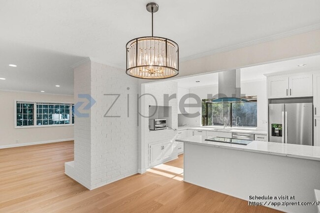 Building Photo - 14927 Jerries Dr