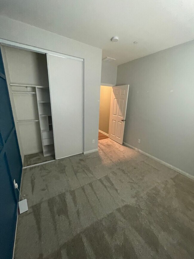 Building Photo - 31871 Eaton Ln