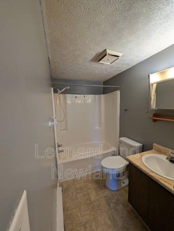 Building Photo - 214 Patricia Dr