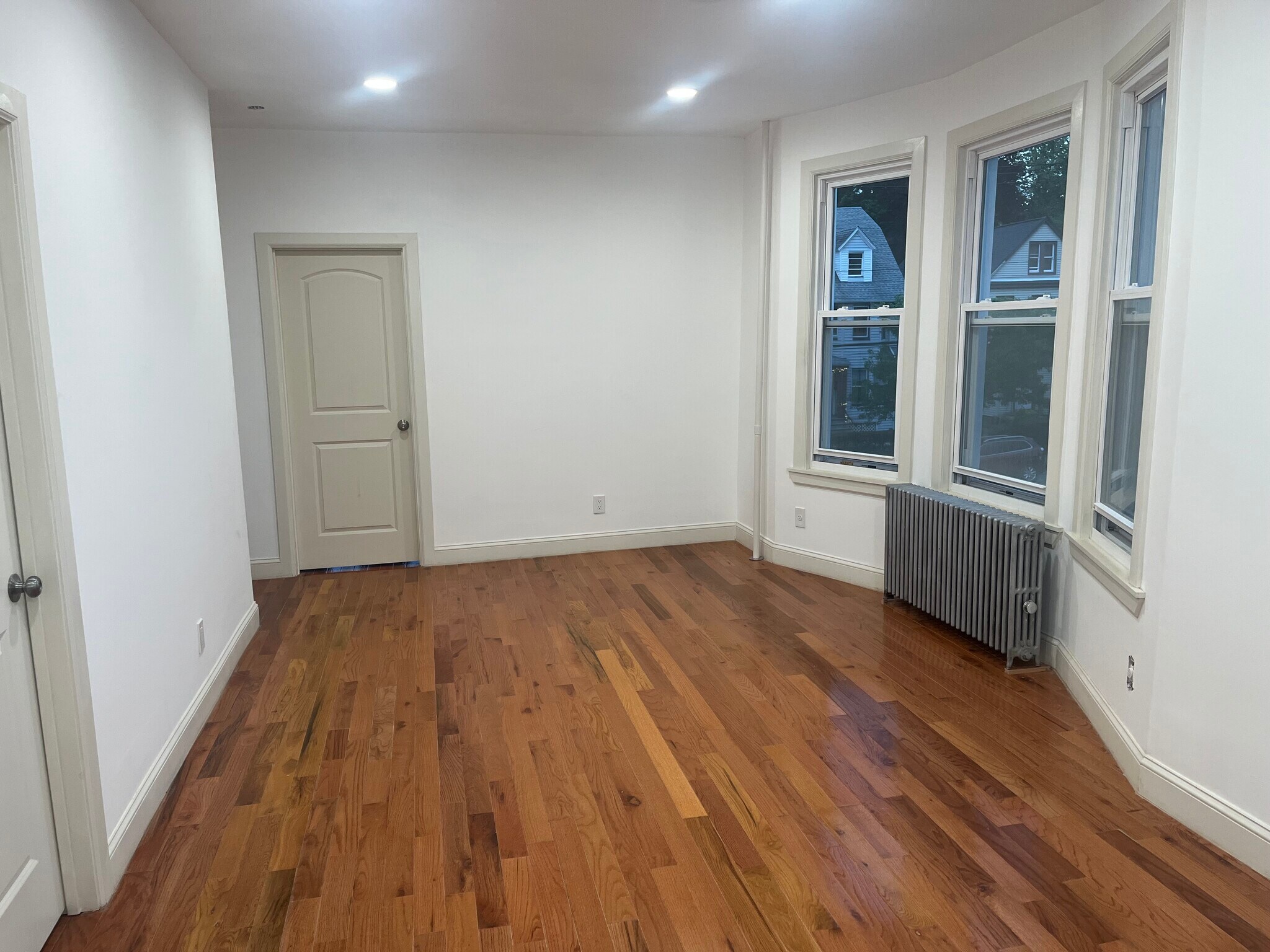 Building Photo - 535 Van Cortlandt Park Ave