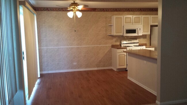 Building Photo - 732 Silk Oak Ln