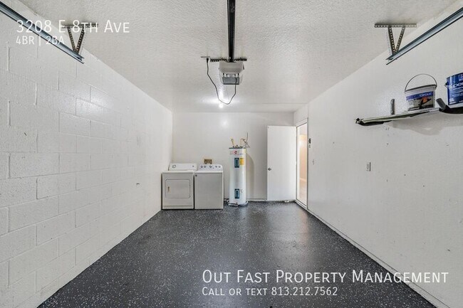 Building Photo - 3208 E 8th Ave
