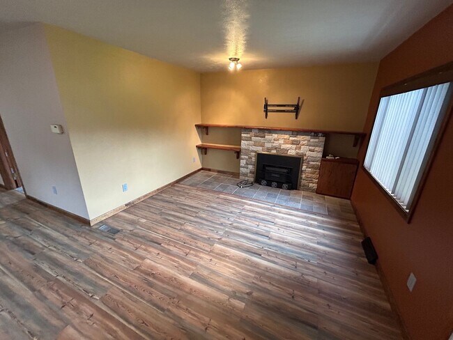 Building Photo - Charming 4 Bed, 1 Bath Home in Spokane Val...