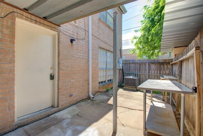 Building Photo - 4124 Belle Park Dr