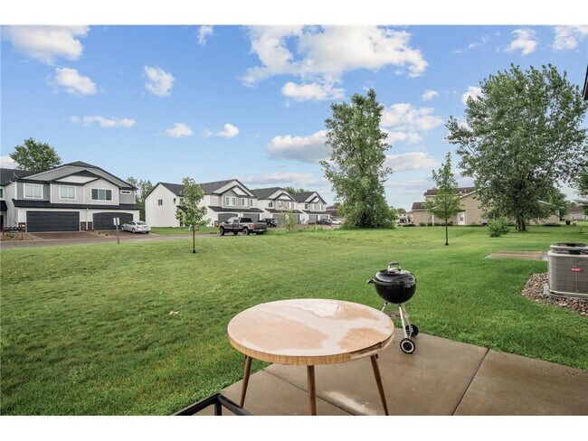 Building Photo - 2117 Cleveland Ln S