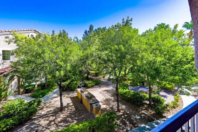 Building Photo - Resort Living 1 Bedroom Condo In West Las ...