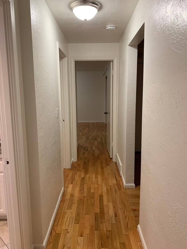 Building Photo - 910 N 149th St