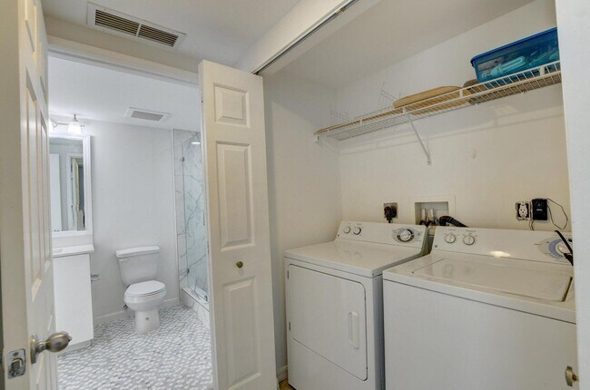 Building Photo - 700 E Boynton Beach Blvd