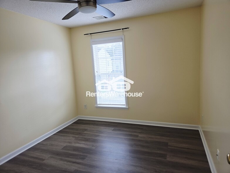 Building Photo - 223 Regent Square