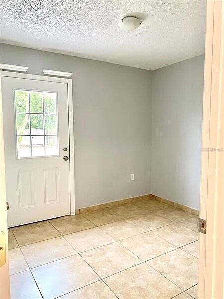 Building Photo - 2720 S Sunrise Ct
