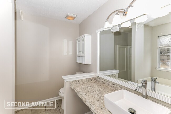 Building Photo - 226 Fern Ct