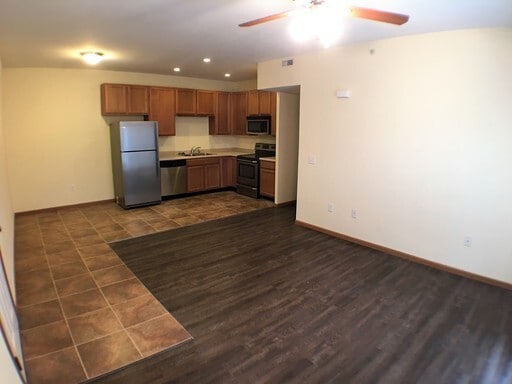 Building Photo - Lindbergh Apartment!