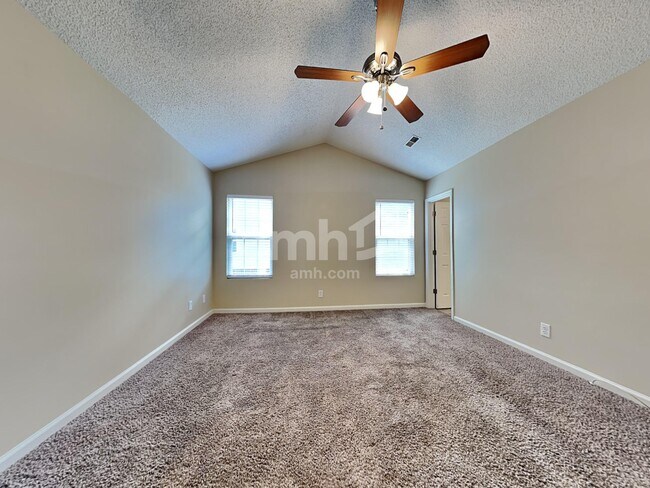 Building Photo - 131 Kingsbridge Dr