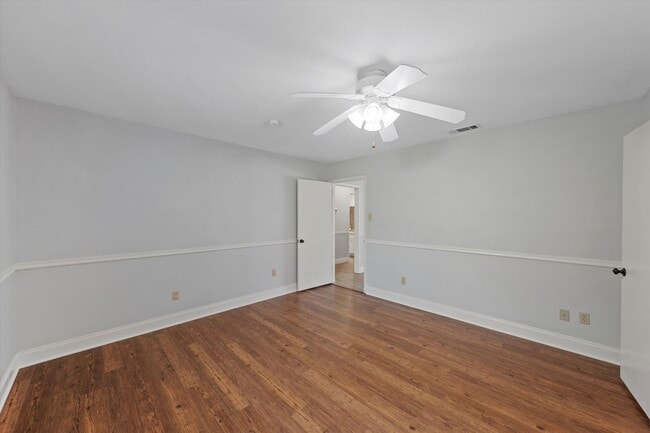 Building Photo - 10014 Burgundy Ln
