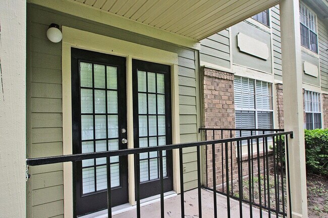 Building Photo - 2550 N Alafaya Trail