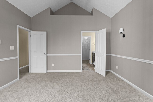 Building Photo - 952 Helston Ave