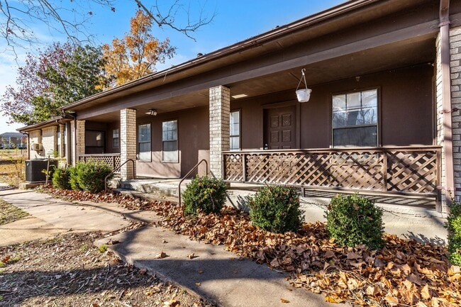 Building Photo - Blissful in Burleson ISD