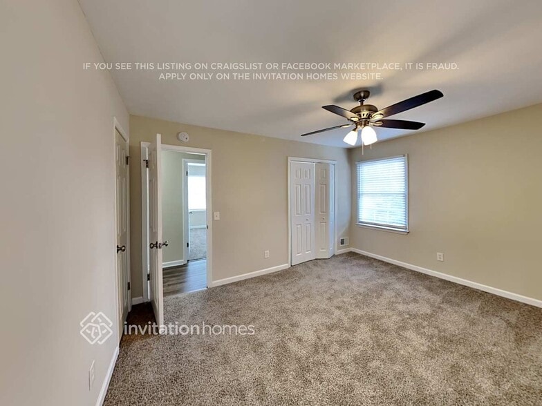 Building Photo - 395 N Hickory Ln
