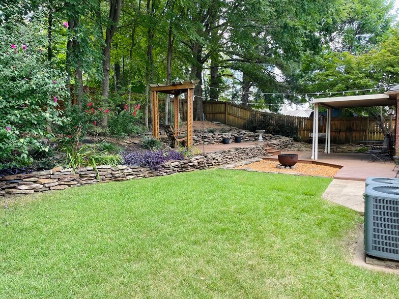 Building Photo - 11244 Black Sheep Dr