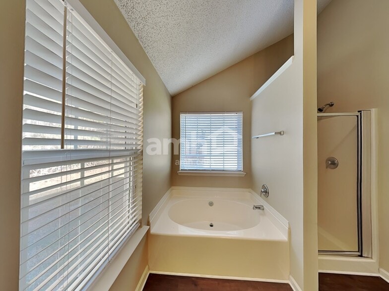 Building Photo - 6204 Patric Alan Ct