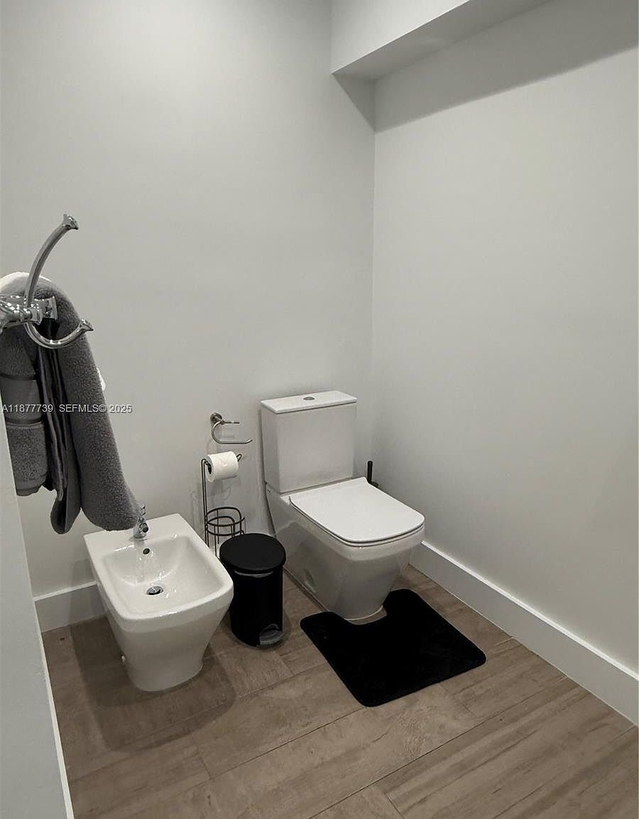 Building Photo - 3231 Salzedo St