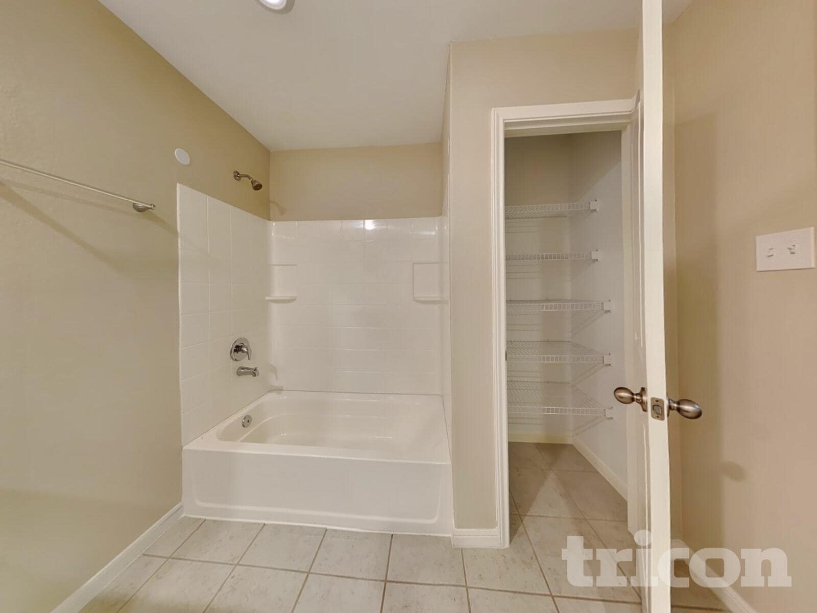 Building Photo - 804 Painted Bison Dr