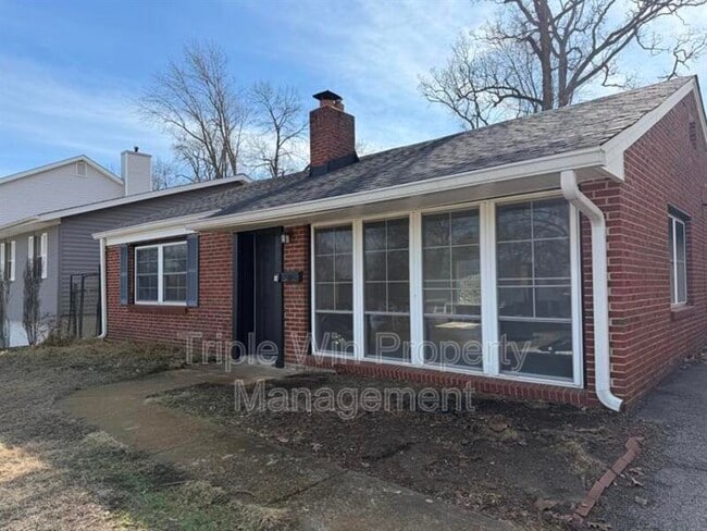 Building Photo - 8652 White Ave