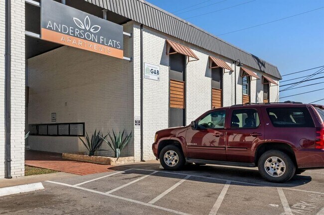 Building Photo - 1220 W Anderson Ln.