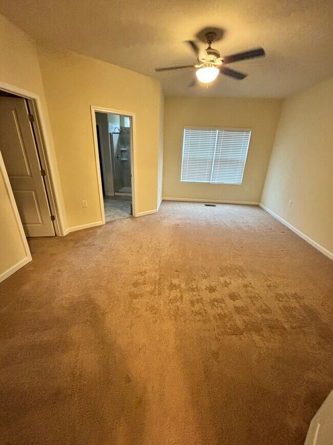 Building Photo - 1005 Epiphany Rd