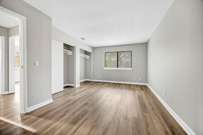 Building Photo - BG0109