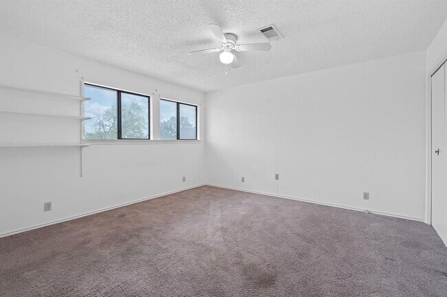 Building Photo - 2217 Onion Creek Pkwy
