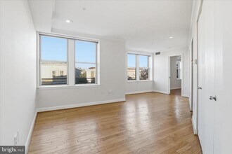 Building Photo - 1801 Calvert St NW