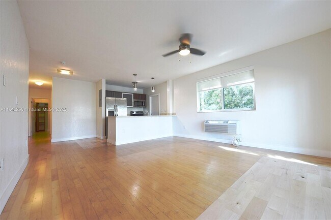 Building Photo - 7171 Bay Dr