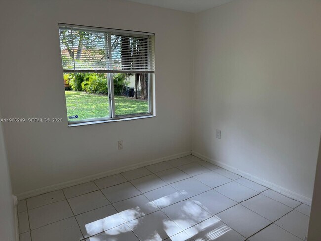 Building Photo - 2522 NE 184th Terrace