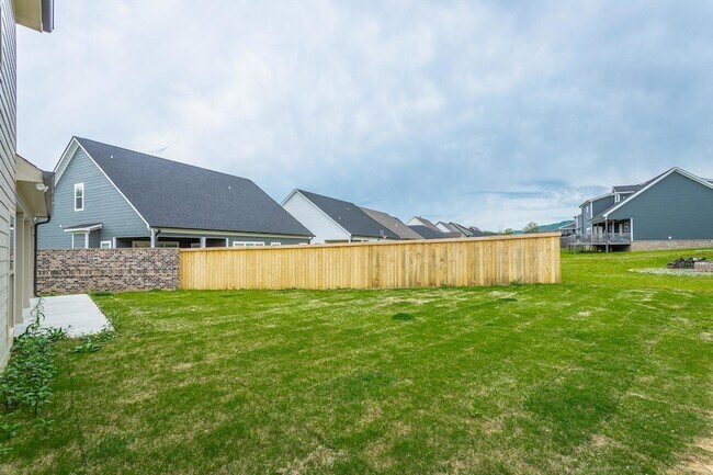 Building Photo - 8955 Silver Maple Dr